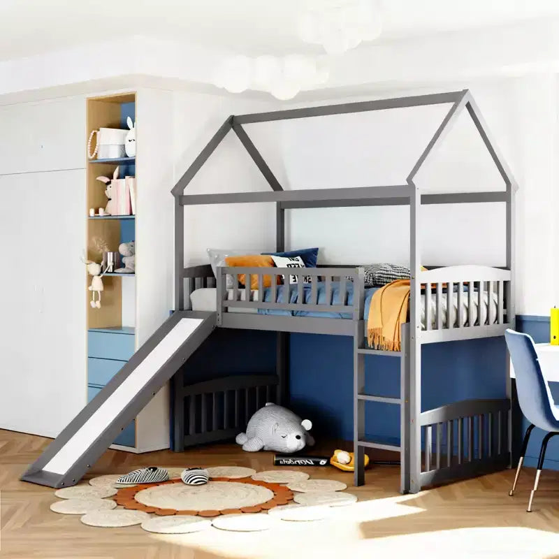 Lit mezzanine pour enfants avec toboggan et espace de jeu en dessous