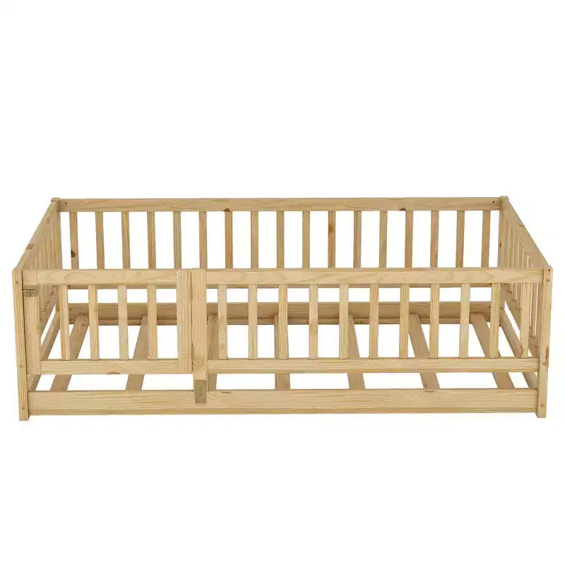 Lit au sol avec sommier à lattes, lit pour enfants en bois massif avec clôture et porte, lit sûr pour le jeu et le sommeil