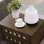 Table de chevet/d'appoint en noyer avec base en X et motif filigrane en losange miroité