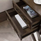 Table de chevet/d'appoint en noyer avec base en X et motif filigrane en losange miroité